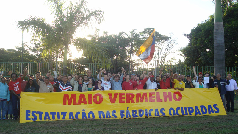 Ato em frente à Embaixada Venezuelana no Brasil (em Brasília) o 20/05.
