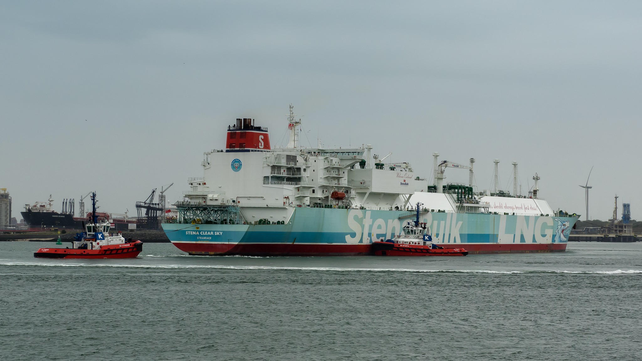 LNG tanker Image Frans Berkelaar Flickr